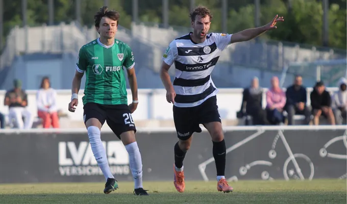 Samstag Auswärtsspiel beim VfB Hilden 03